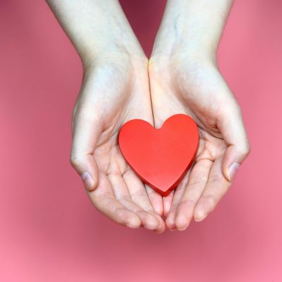 pieni di compassione