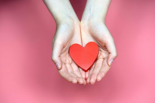 pieni di compassione